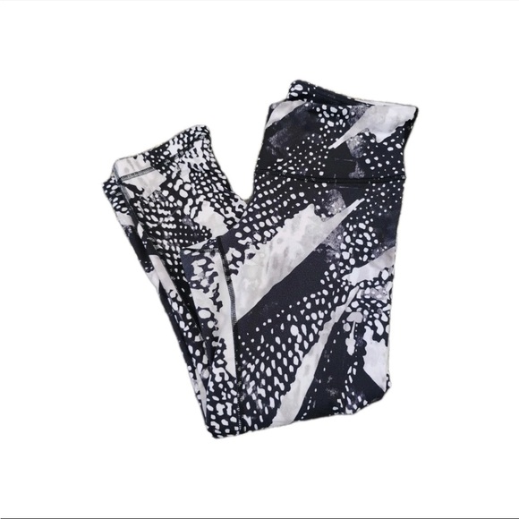 Lululemon Wunder Under Crop III *Full-On LuonStatic Mist White Black Rare Size 6 - Picture 5 of 8